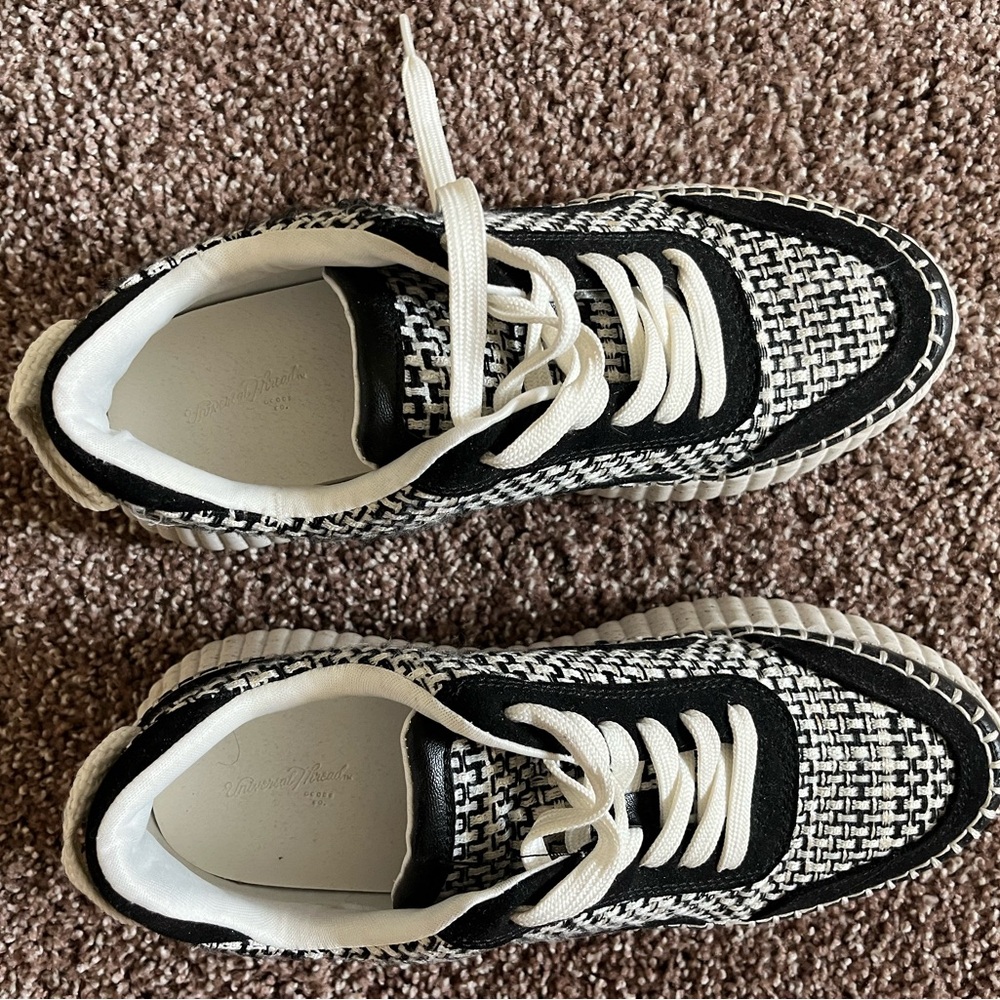 Universal Thread Black and White Sneakers